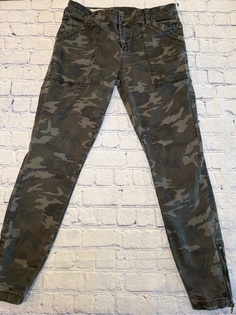 Kut from the Kloth Camouflage Skinny Jeans - Olive